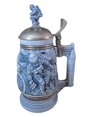 Vintage 1991 Avon "Conquest of Space" Astronaut Beer Stein Mug w/Lid Handcrafted